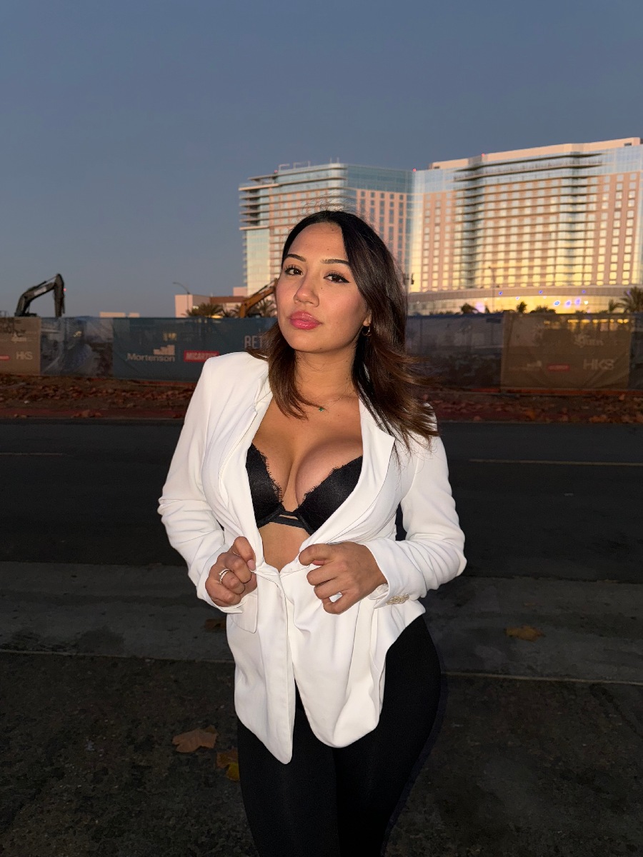 Take a pause and enjoy Ali Cruz — streaming from Mudanjiang