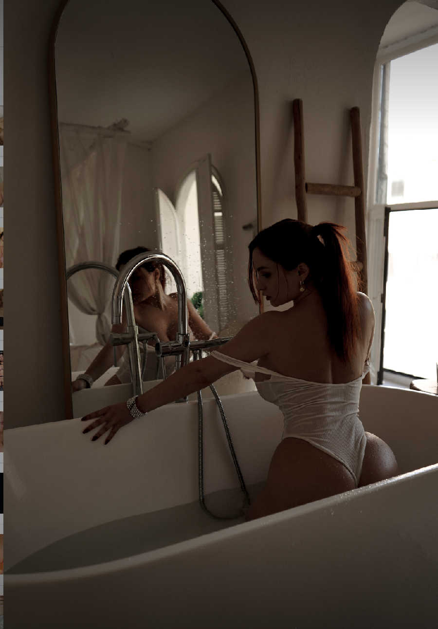 A playful frame from Miranda Faith nude — online in Mudanjiang