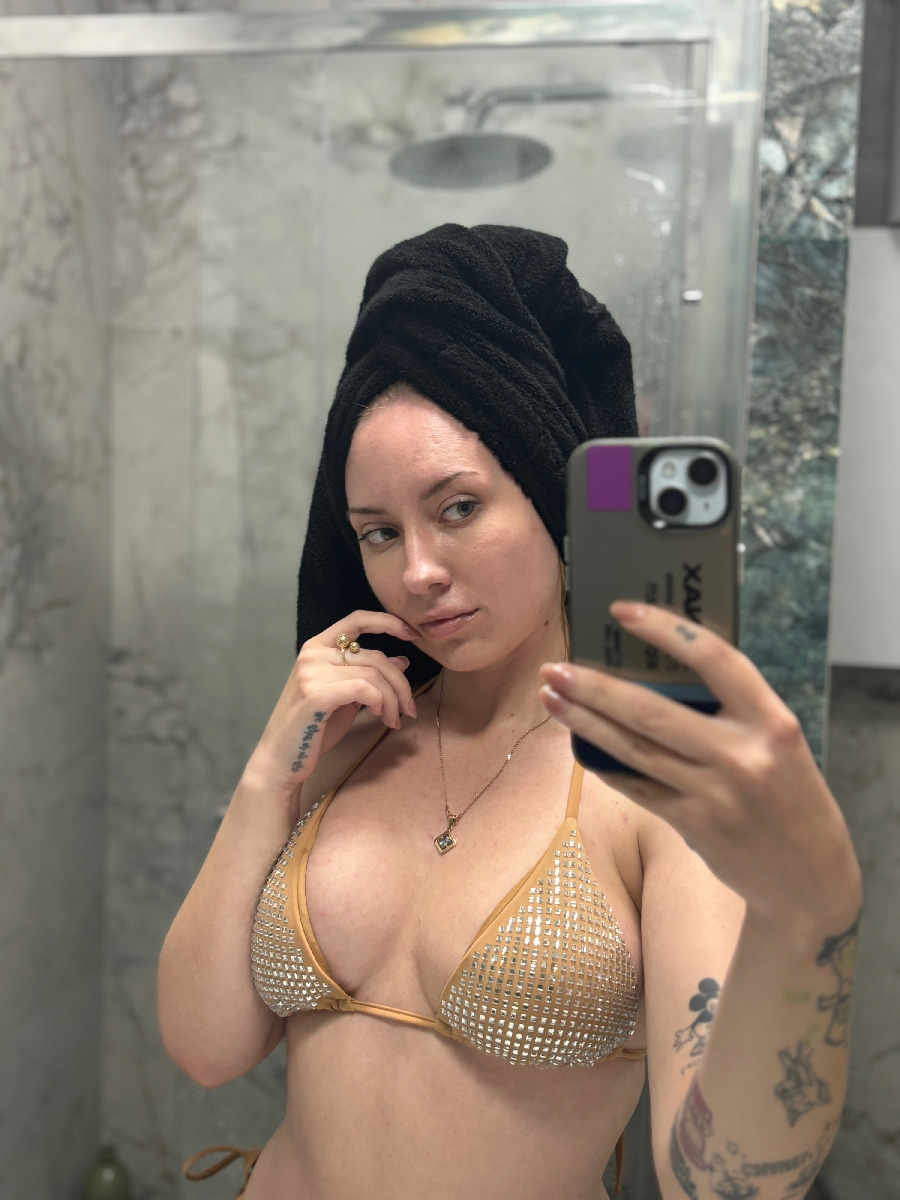 Nude girl KateV in Mudanjiang