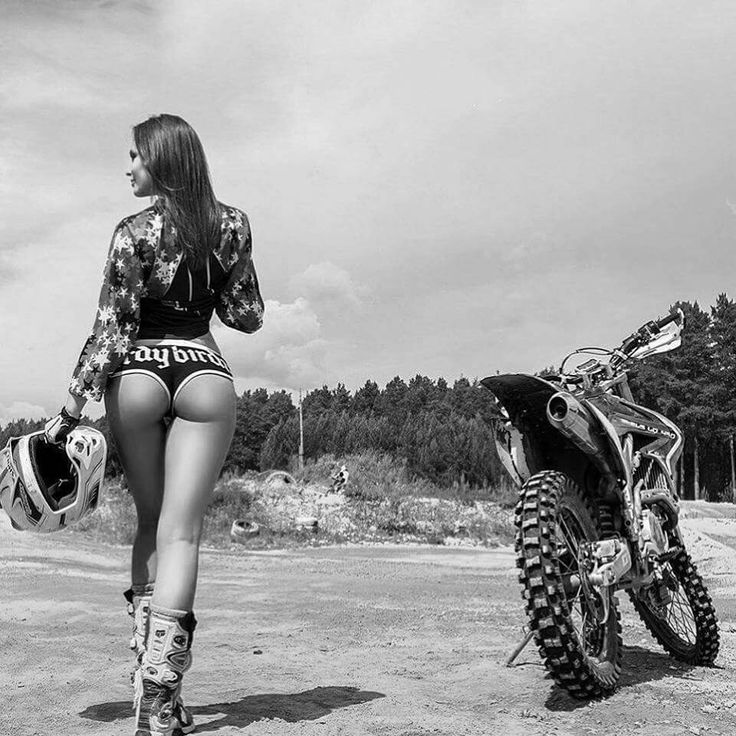 A playful frame from Beautiful girls and motorcycles — online in Mudanjiang