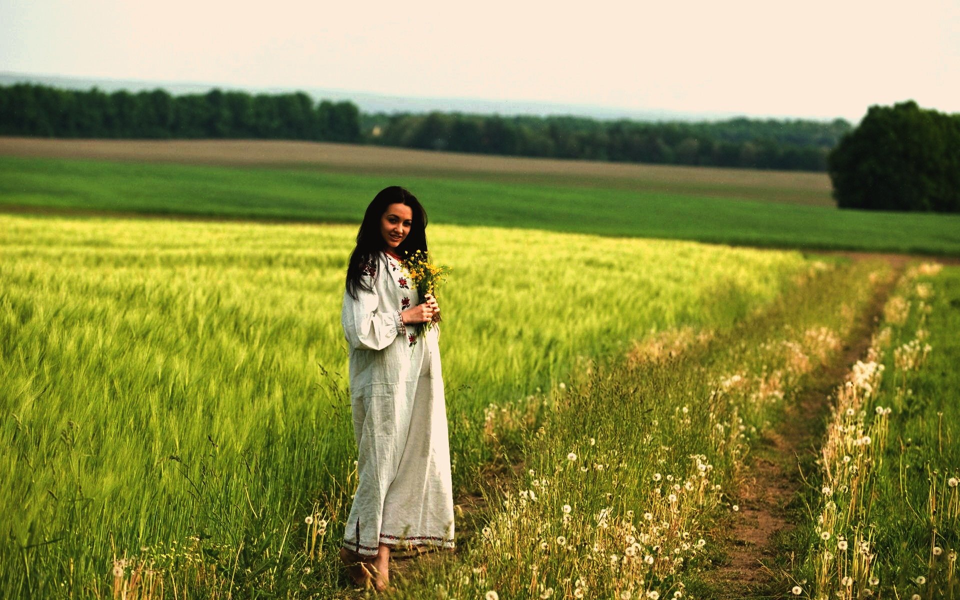 Women in Slavic costumes in Mudanjiang