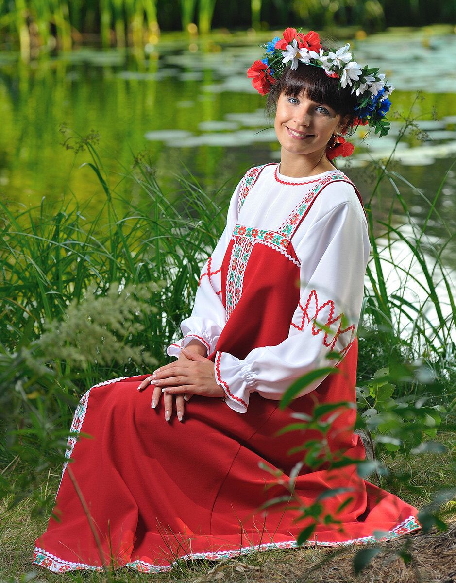 Beautiful girl Girls in Slavic costumes in Mudanjiang