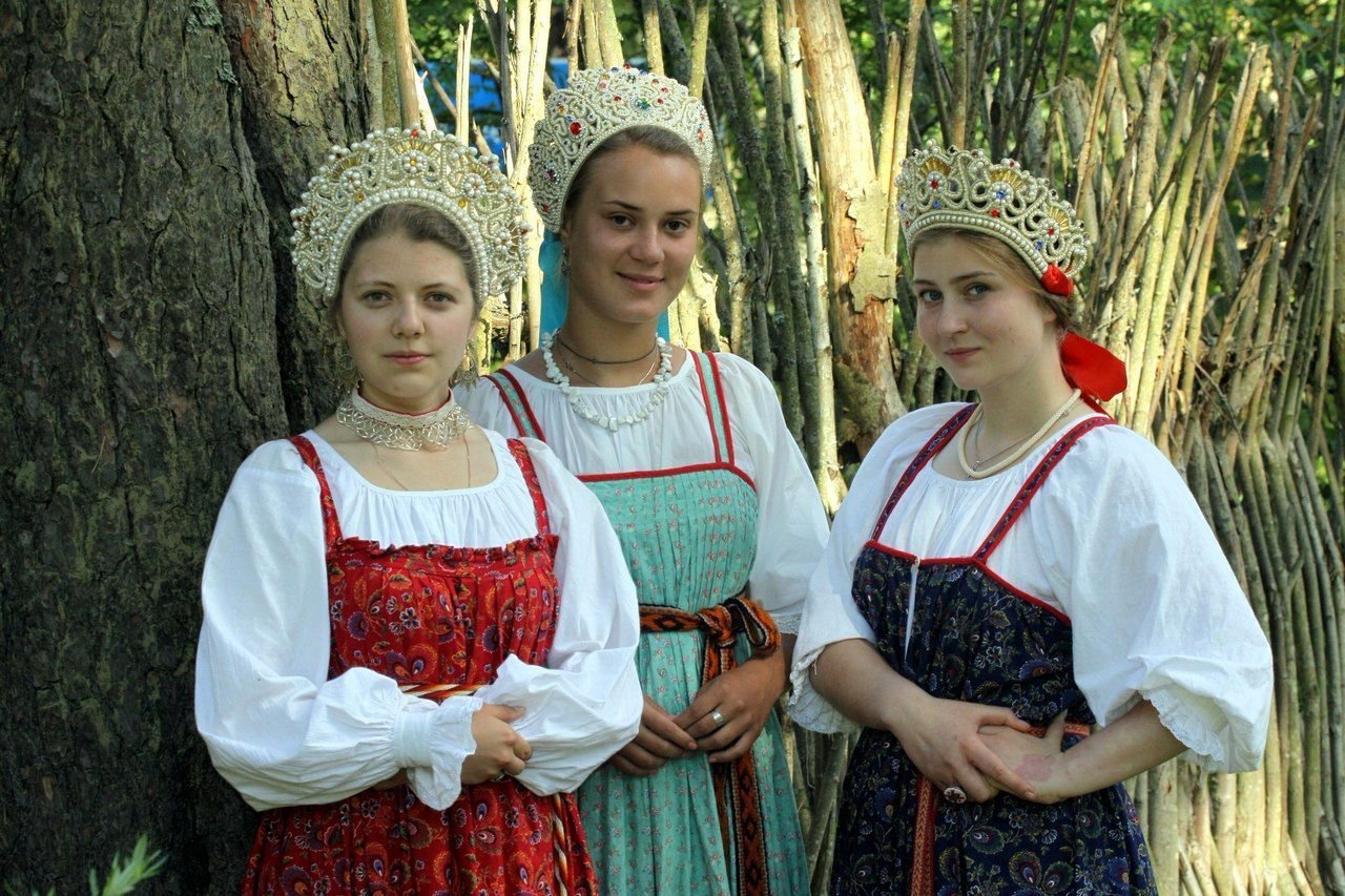 Sexy model Girls in Slavic costumes in Mudanjiang